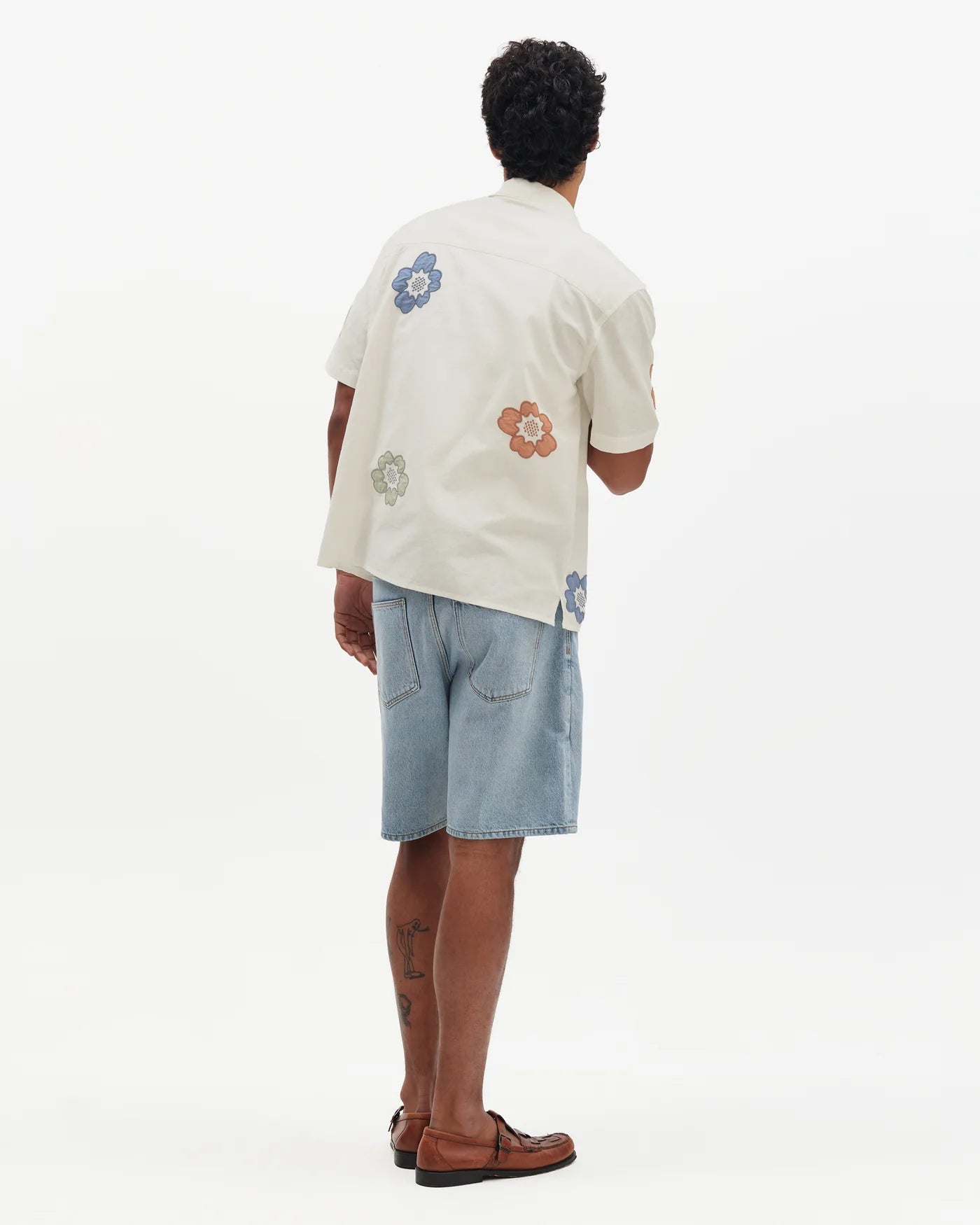 Wax London Didcot Short Sleeve Ecru and Multicolor Floral Applique