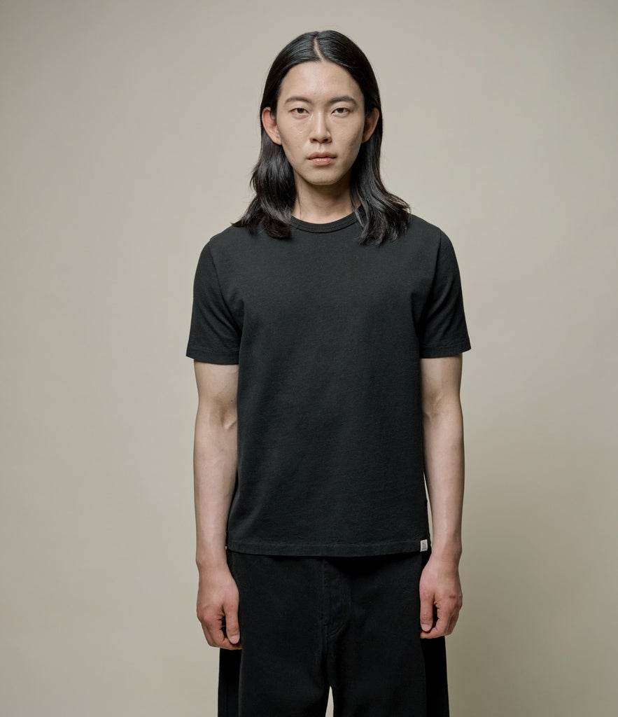 Merz B. Schwanen Tee02 Organic Cotton Deep Black