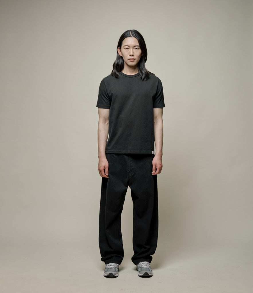 Merz B. Schwanen Tee02 Organic Cotton Deep Black