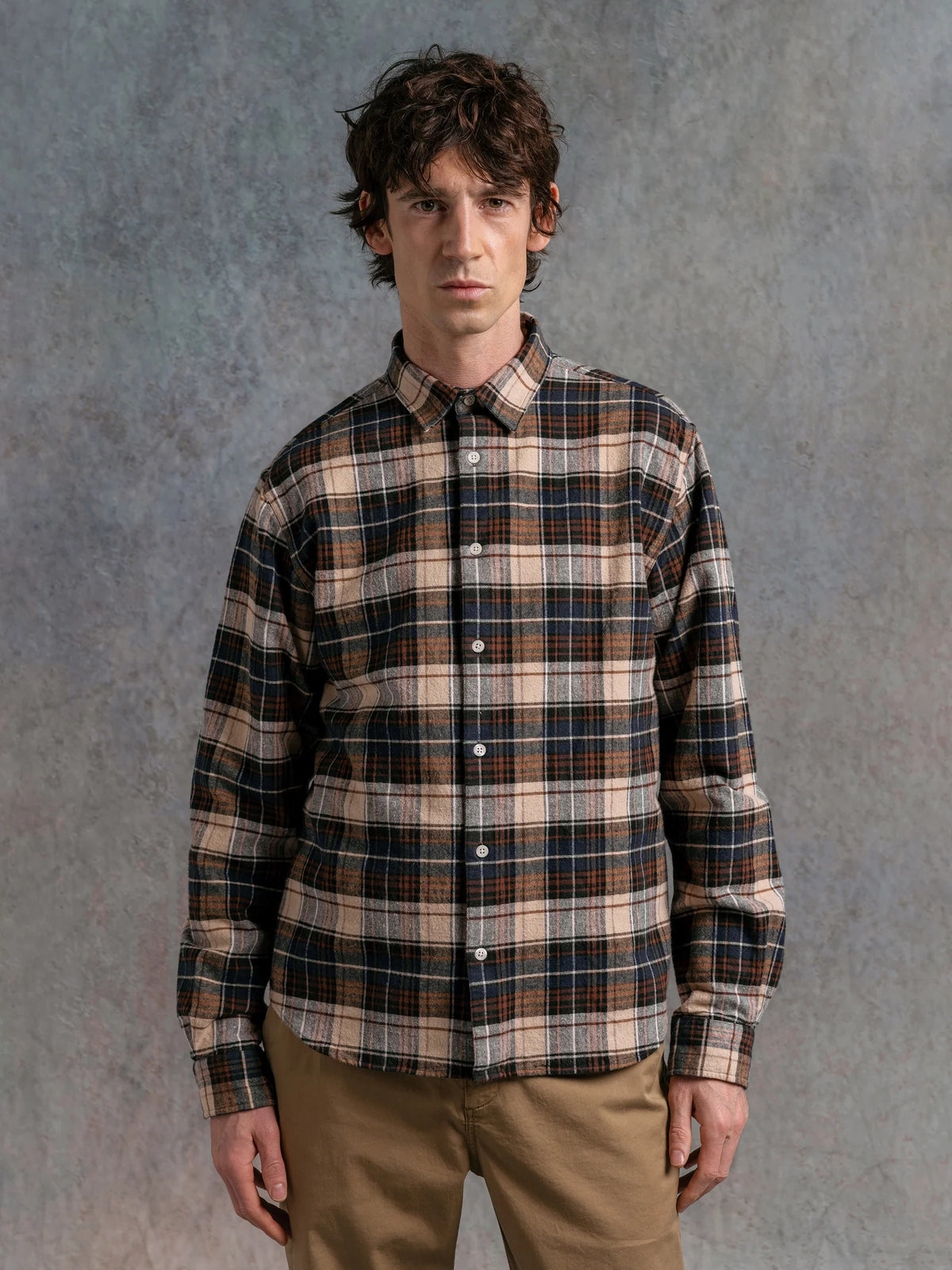 Kestin Dirleton Shirt in Navy Check Heavy Flannel
