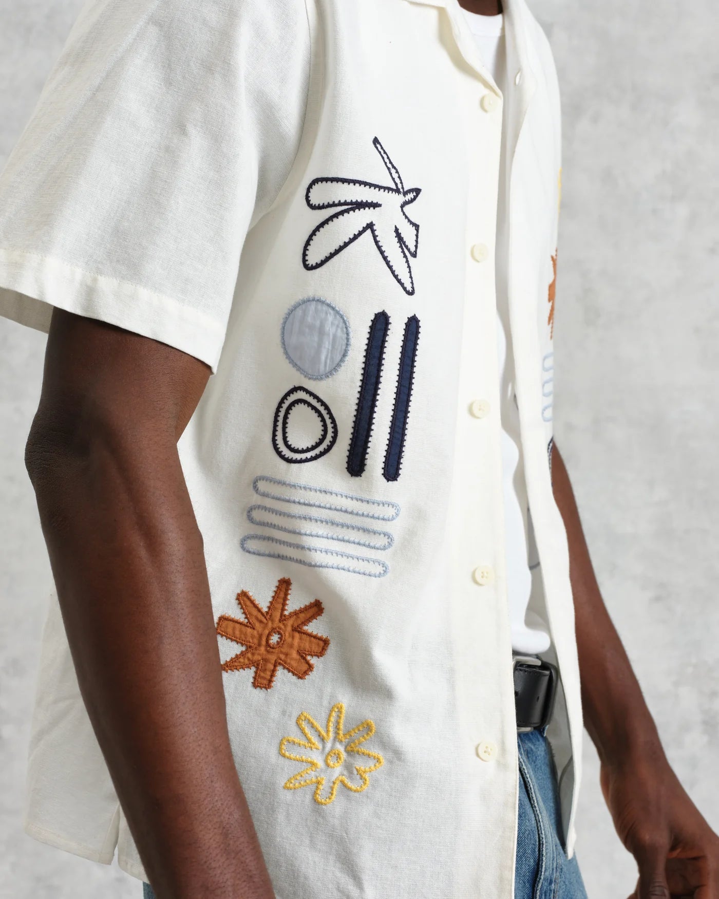 Wax London Didcot Short Sleeve Ecru And Multicolour Abstract Applique